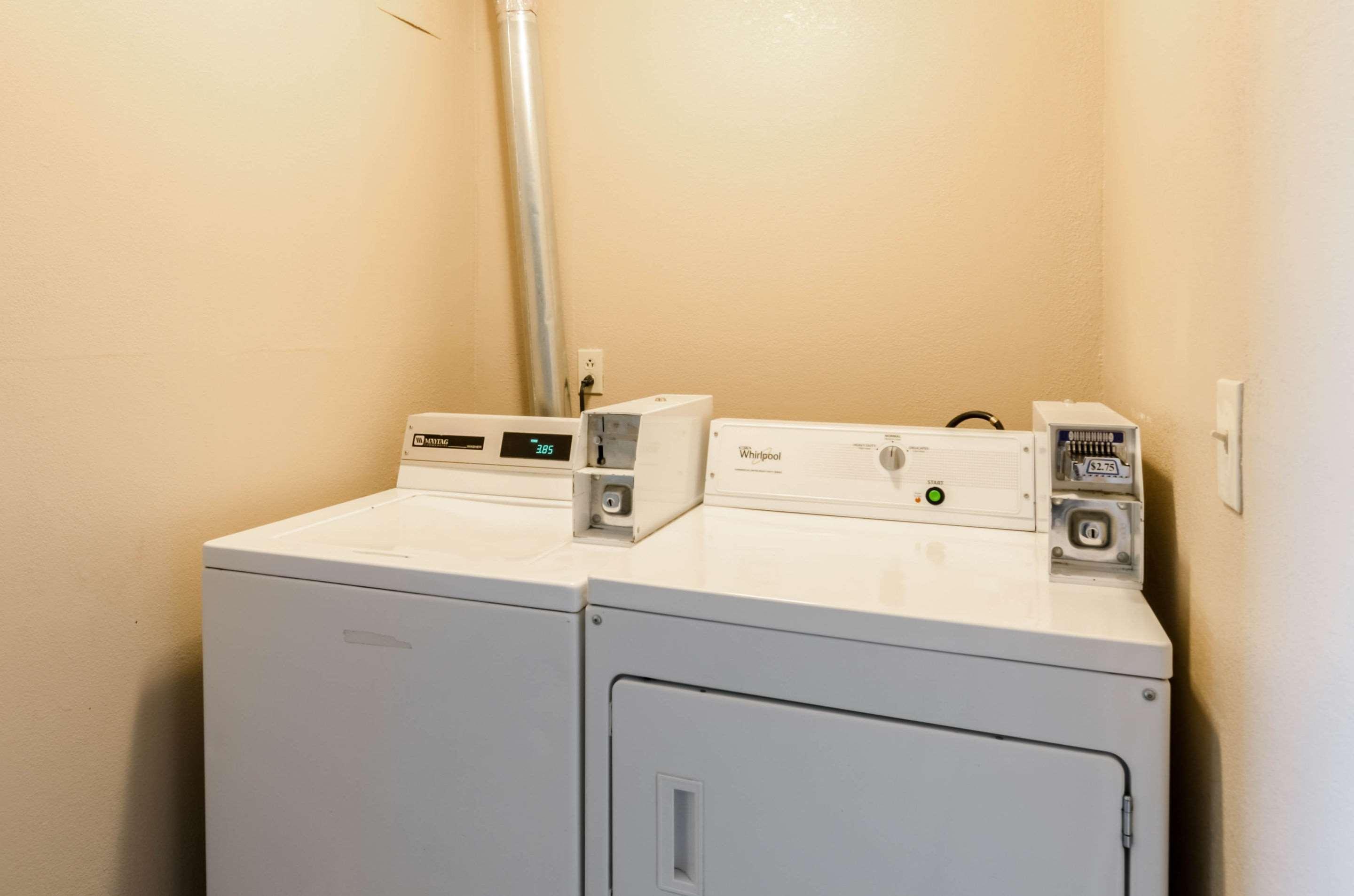 Quality Inn Chicopee-Springfield Exteriör bild