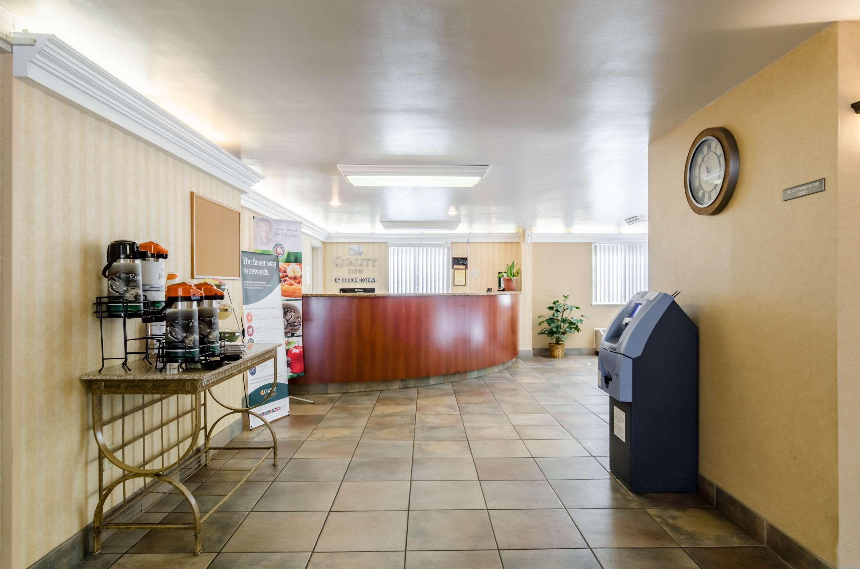 Quality Inn Chicopee-Springfield Exteriör bild